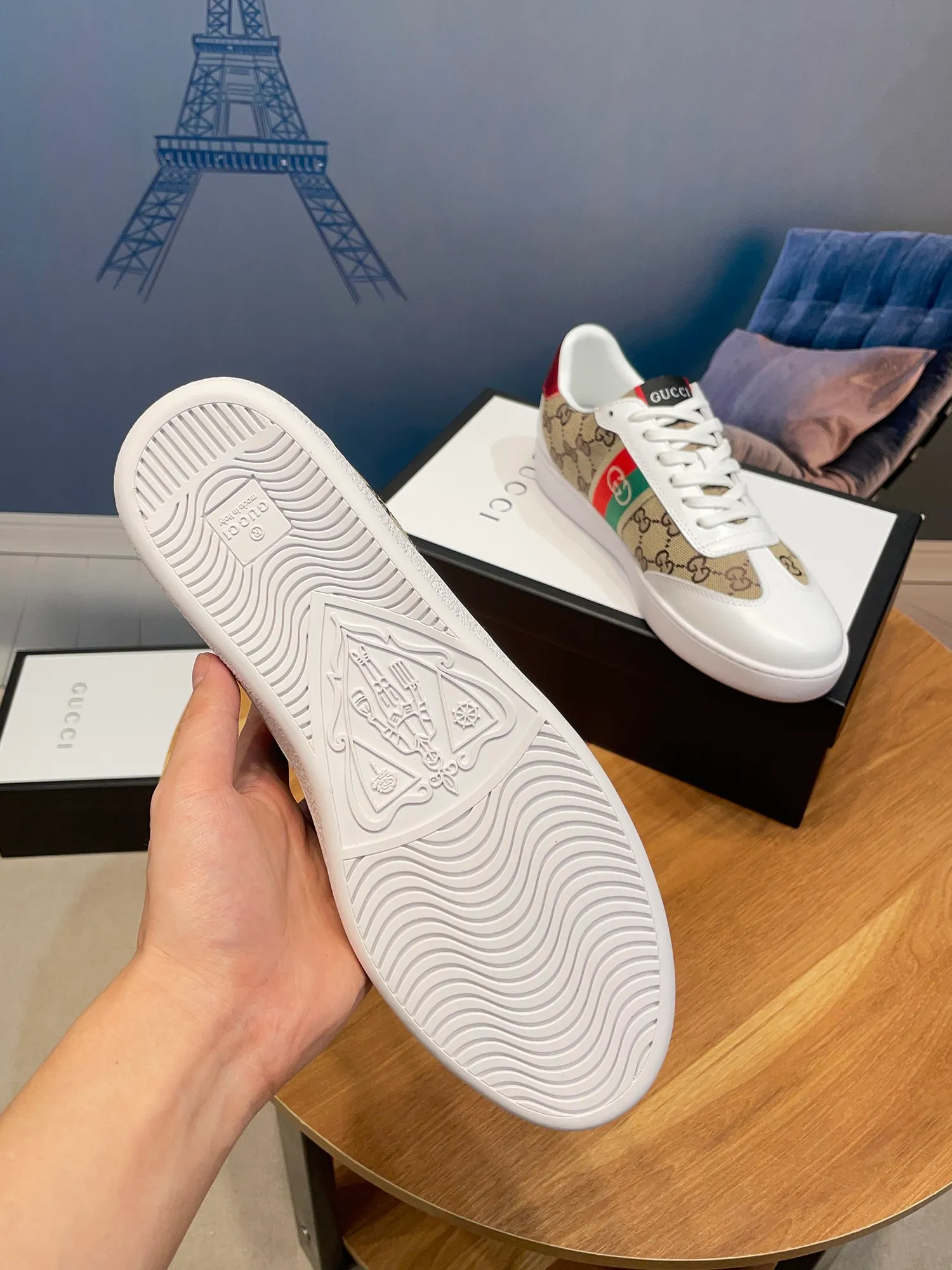 Factory price: 400💰New model is here again! [Gucci Sports Men's Shoes] Gucci fashionable casual men's shoes🇨🇳Original 1:1 mold opening, new model debuts first💯Not high-profile but avant-garde, simple, low-key and fashionable, super versatile style🌿Made with original cowhide leather and cloth➕Sheepskin lining🎋The version is comfortable on the feet, first-class workmanship🍍Size 38-44, (customized 45)👉